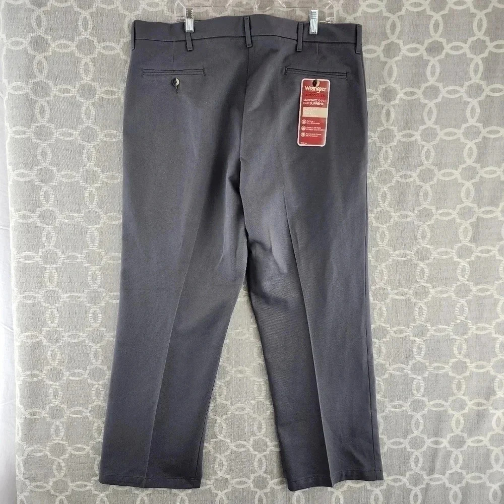 NWT Wrangler Authentic Ultimate Khaki Supreme Men's Dress Pants 40x30 - Picture 2 of 9